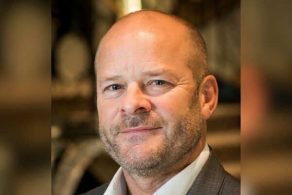 Bernard Carter, Atlas Ocean Voyages, Cruise Corner